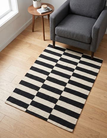 2' 9 x 3' 9 Hand Woven Kilim Modern Wool Rug