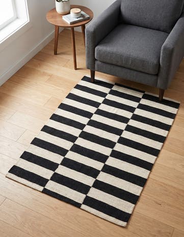 2' 9 x 3' 9 Hand Woven Kilim Modern Wool Rug