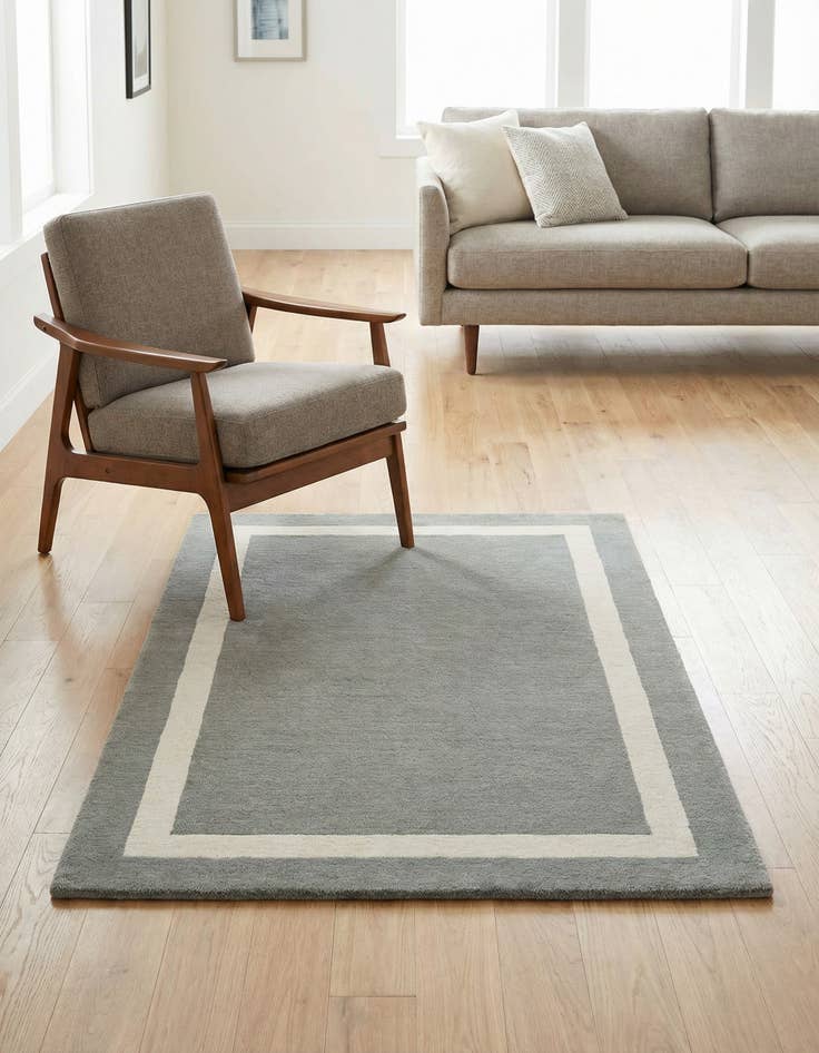 Detail image of  3' 3 x 5' 3 Jill Zarin Border Wool Rug