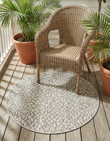 3' 1 x 3' 1 Easy-Clean Safari Indoor / Outdoor Round Rug