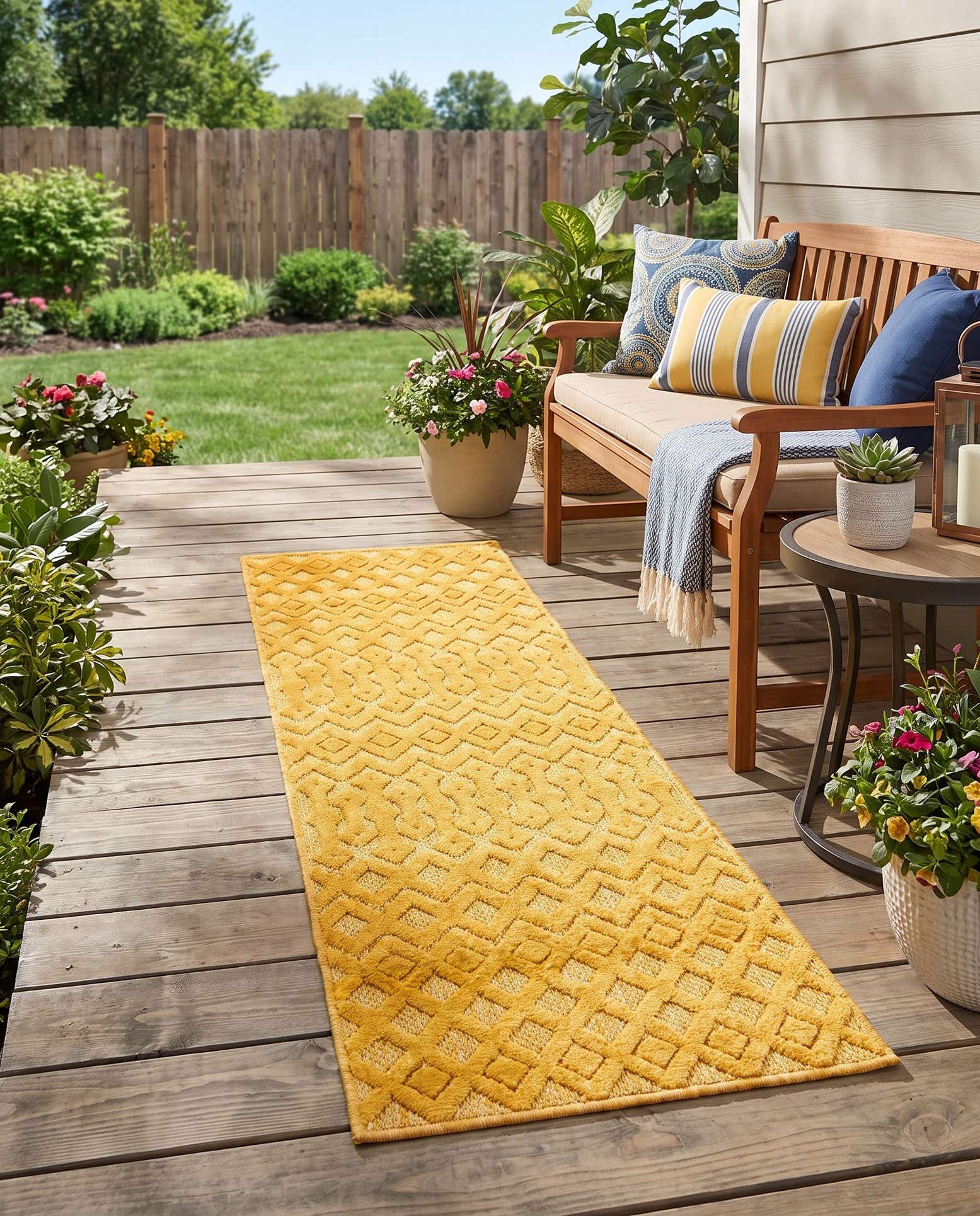 2' x 6' Easy-Clean Trellis Textured Indoor / Outdoor Runner Rug
