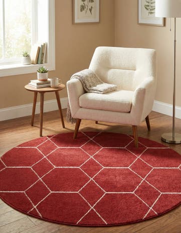 Red Lattice Frieze Round Rug