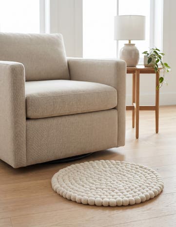 2' x 2' Hand Woven Felt Ball Wool Round Rug