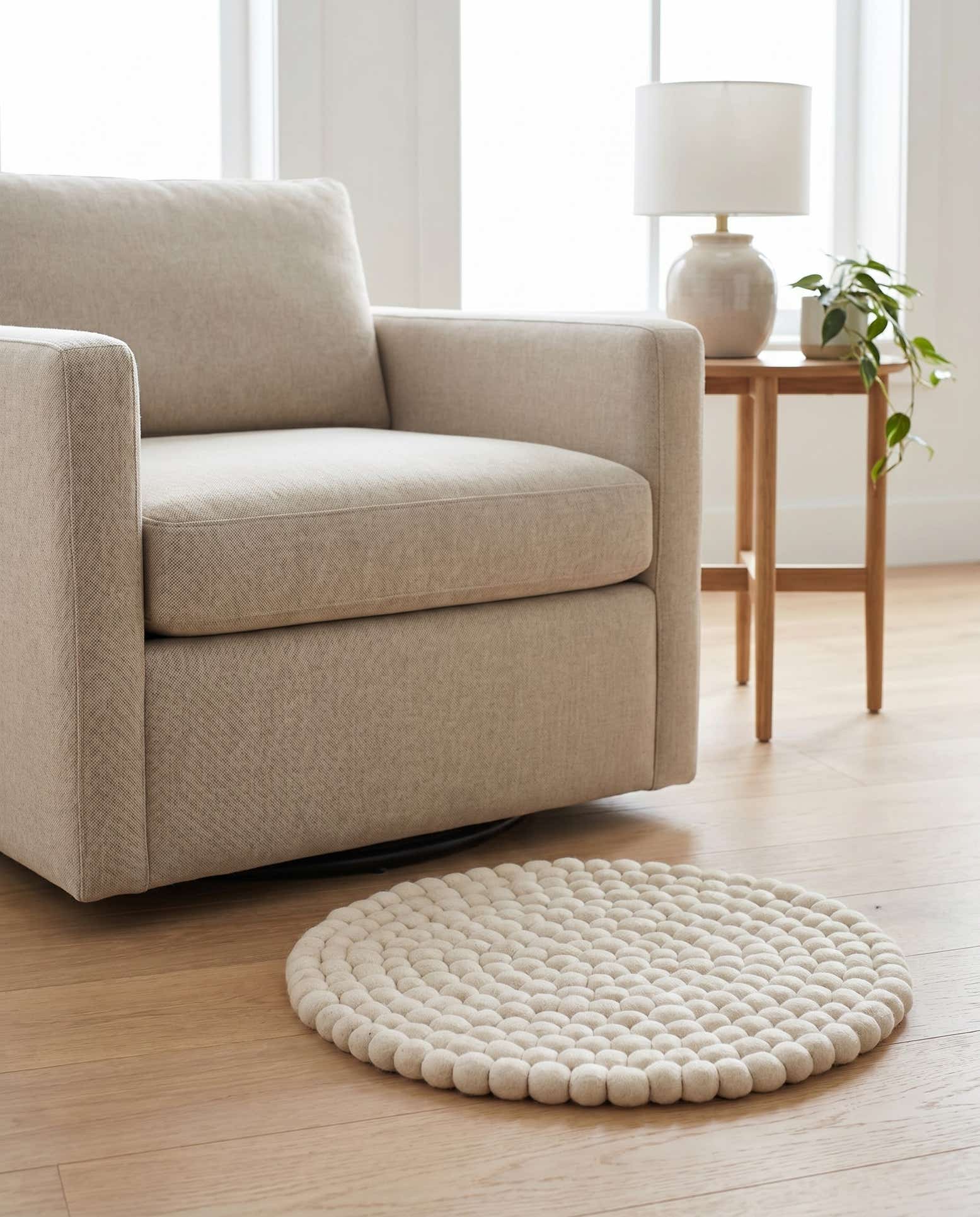 2' x 2' Hand Woven Felt Ball Wool Round Rug