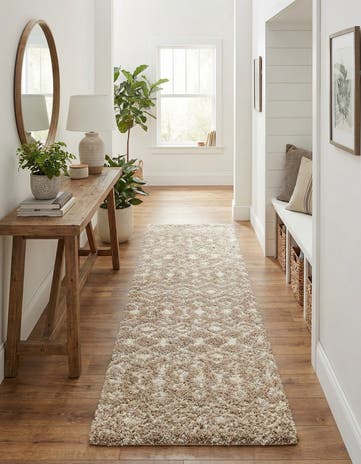 2' 7 x 10' Moroccan Trellis Shag Runner Rug