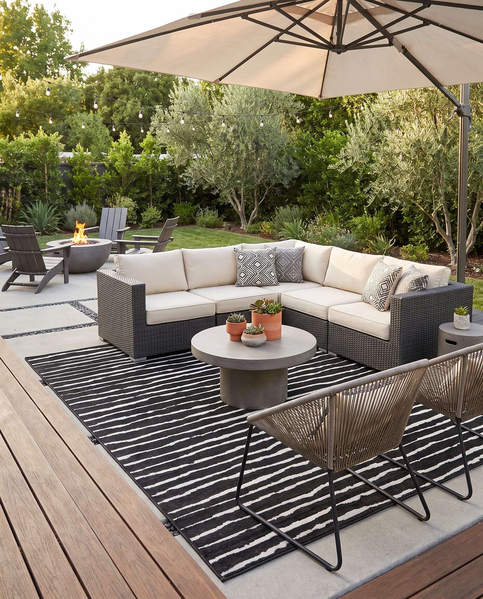 8' x 10' Easy-Clean Sabrina Soto Ola Indoor / Outdoor Rug