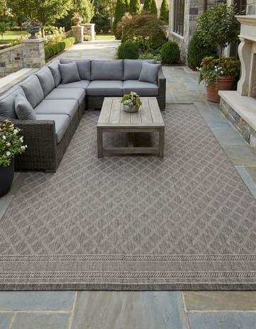 Chocolate Brown Easy-Clean Lattice Indoor / Outdoor Rug