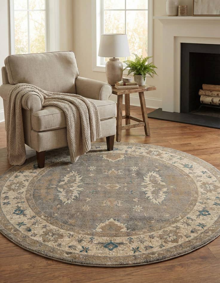 Detail image of 6' x 6' Viola Round Rug
