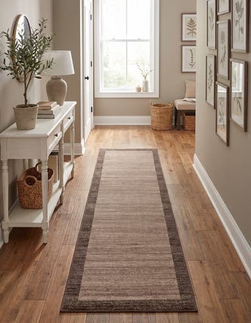 2' 7 x 10' Angelica Runner Rug