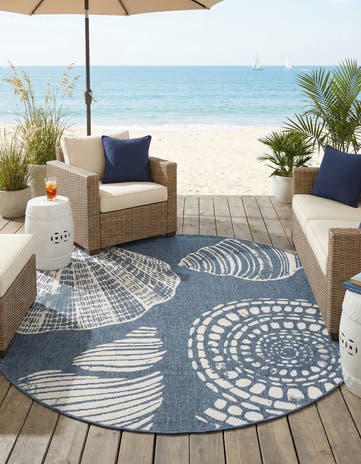 7' x 7' Easy-Clean Coastal Indoor / Outdoor Round Rug