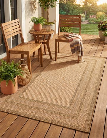 3' 3 x 5' Easy-Clean Border Indoor / Outdoor Rug