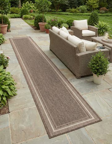 2' 7 x 14' Easy-Clean Border Indoor / Outdoor Runner Rug