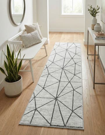 2' x 8' Lattice Trellis Runner Rug