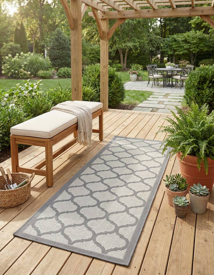 Detail image of 2' 2 x 6' Easy-Clean Trellis Indoor / Outdoor Runner Rug
