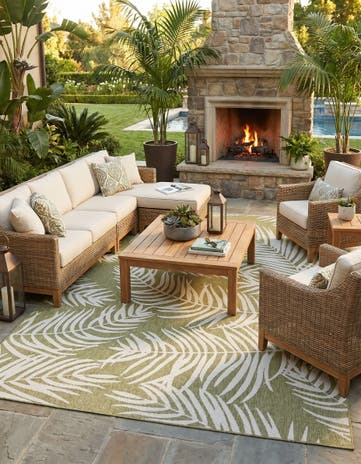 10' x 14' Easy-Clean Botanical Indoor / Outdoor Rug