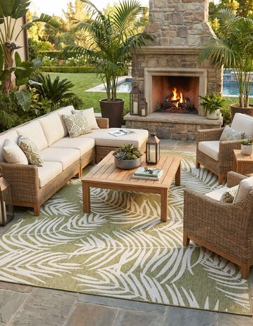 10' x 14' Easy-Clean Botanical Indoor / Outdoor Rug