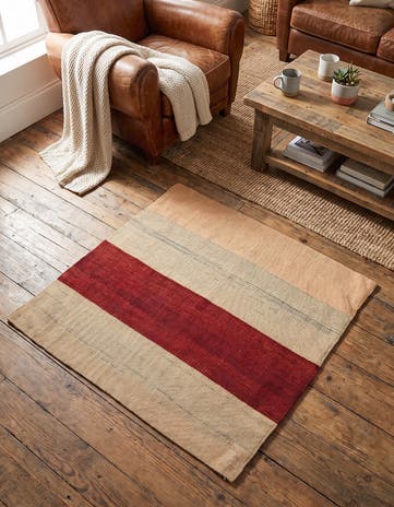 2' 5 x 2' 5 Hand Woven Pillow Wool Square Rug