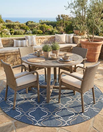 7' x 7' Easy-Clean Trellis Indoor / Outdoor Round Rug