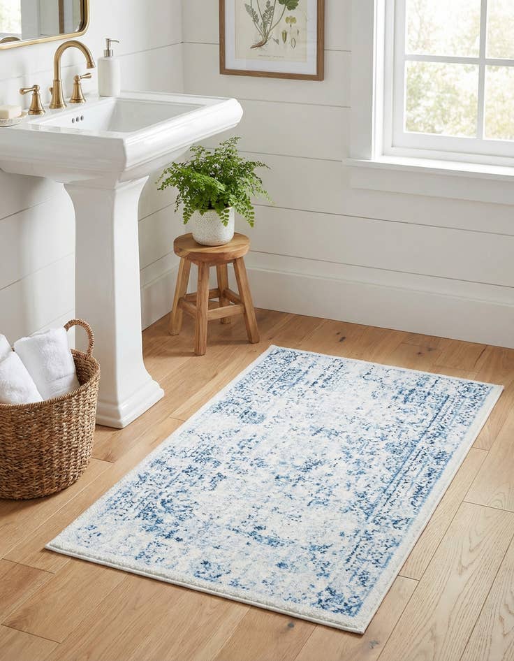 Detail image of 2' 2 x 3' Williamsburg Rug