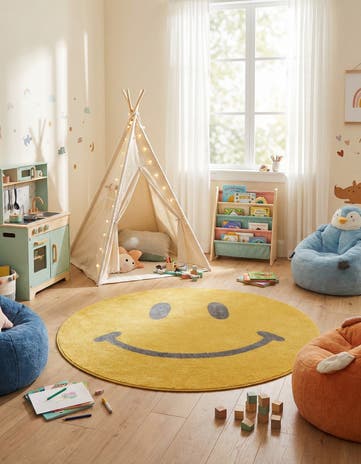 5' 1 x 5' 1 Smiley Face Whimsy Kids Round Rug