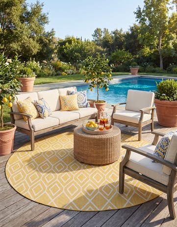 7' x 7' Easy-Clean Jill Zarin Indoor / Outdoor Round Rug