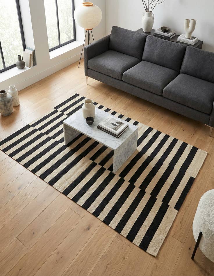 Detail image of 4' 3 x 6' Hand Woven Kilim Modern Wool Rug