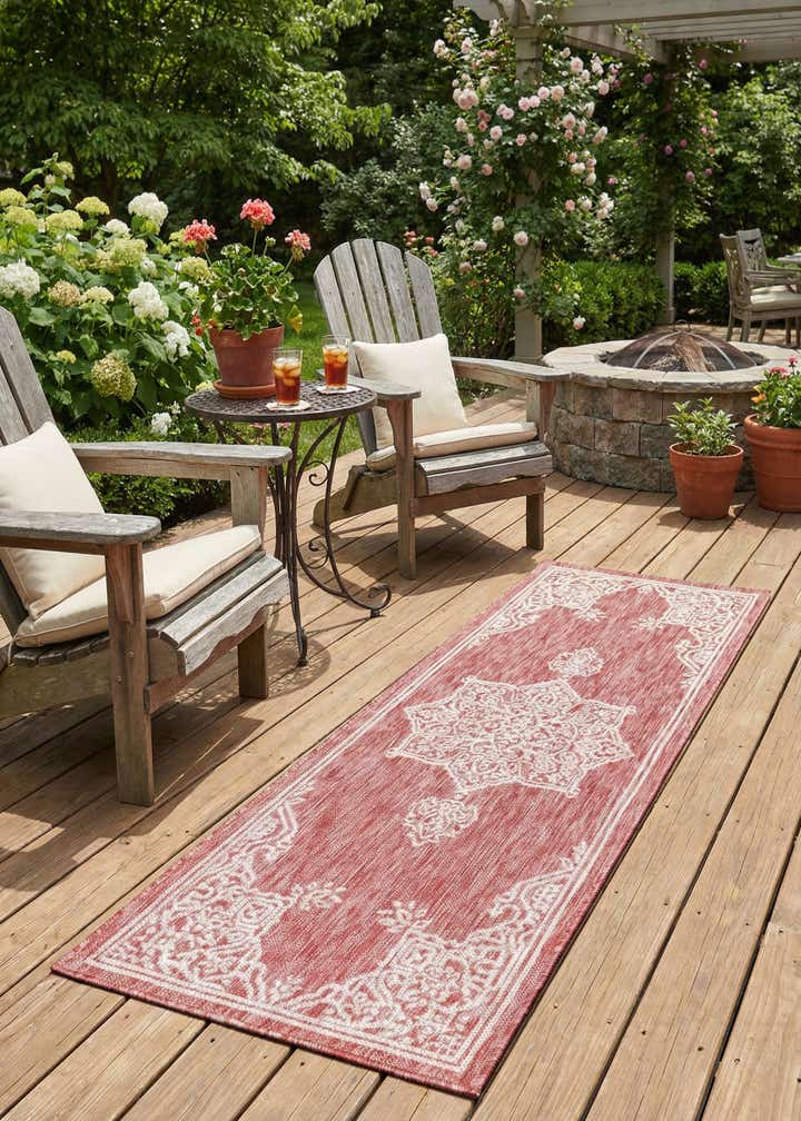 2' x 6' Easy-Clean Traditional Indoor / Outdoor Runner Rug
