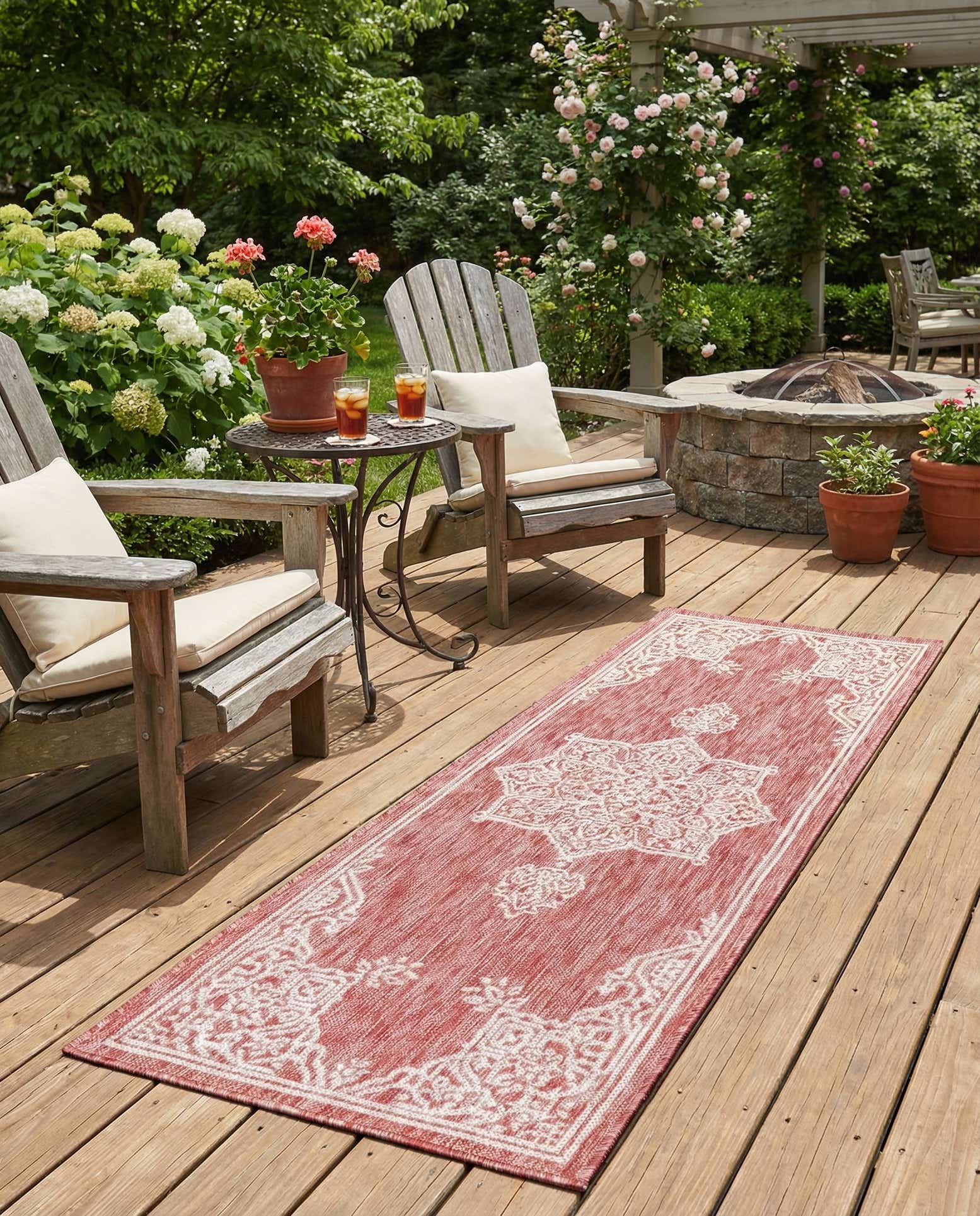 2' x 6' Easy-Clean Traditional Indoor / Outdoor Runner Rug