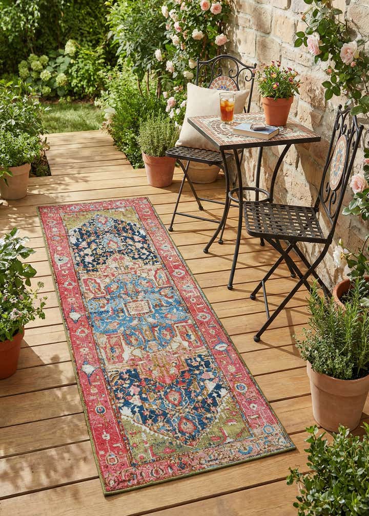 2' x 6' Easy-Clean Traditional Indoor / Outdoor Runner Rug