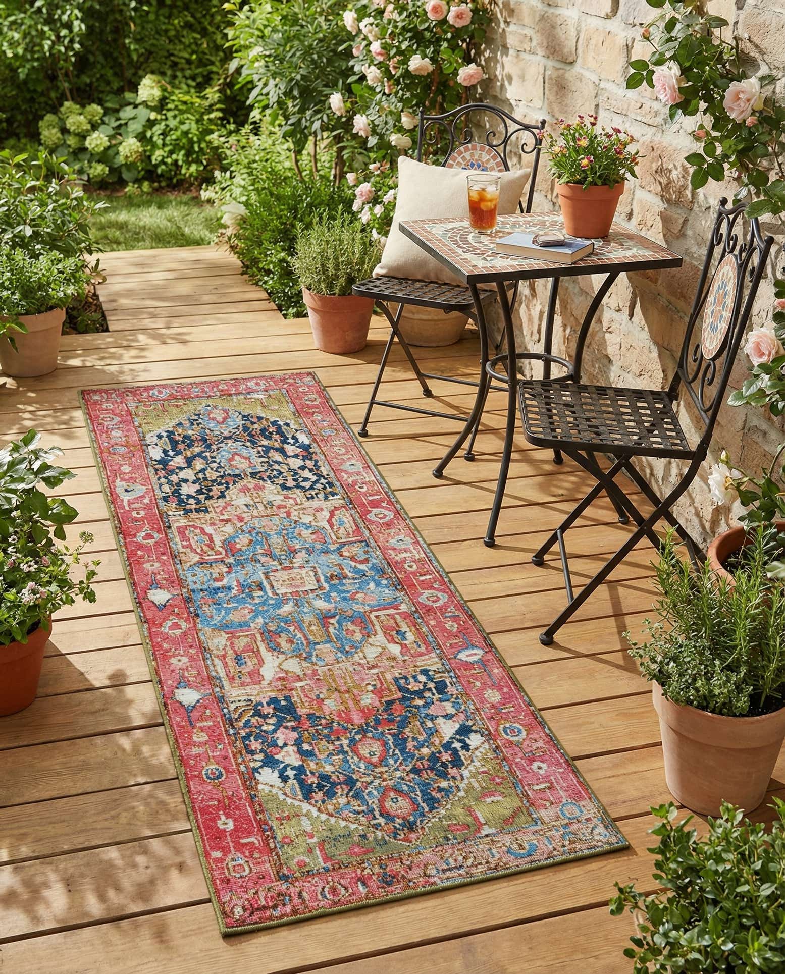 2' x 6' Easy-Clean Traditional Indoor / Outdoor Runner Rug