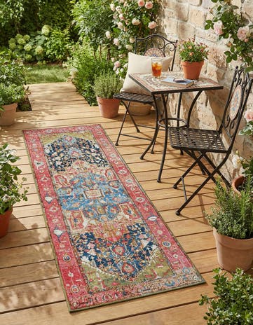 2' x 6' Easy-Clean Traditional Indoor / Outdoor Runner Rug