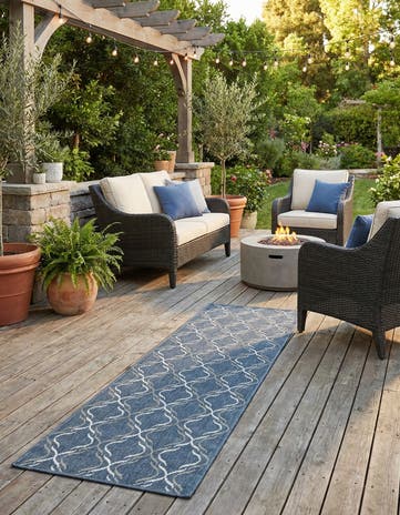 2' x 6' Easy-Clean Lattice Indoor / Outdoor Runner Rug