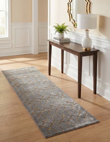 2' x 6' Marilyn Monroe™ Glam Trellis Runner Rug