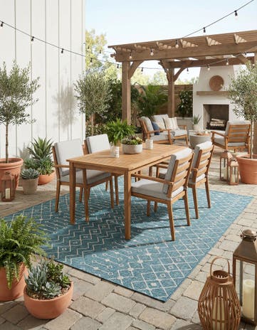 10' x 10' Easy-Clean Lattice Indoor / Outdoor Square Rug