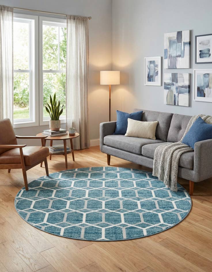 Detail image of 7' x 7' Lattice Trellis Round Rug