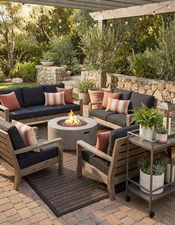 5' 3 x 8' Easy-Clean Border Indoor / Outdoor Rug