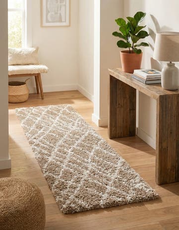 2' x 6' 7 Soft Touch Shag Runner Rug