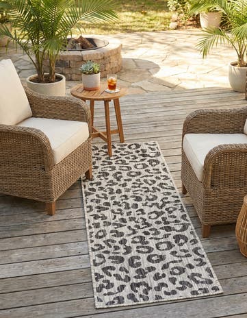 Light Gray Easy-Clean Safari Indoor / Outdoor Runner Rug