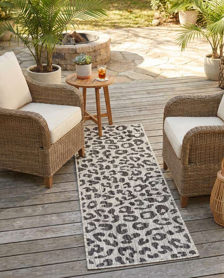 2' x 6' Easy-Clean Safari Indoor / Outdoor Runner Rug