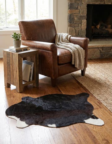 2' 1 x 2' 10 Cowhide Leather Rug