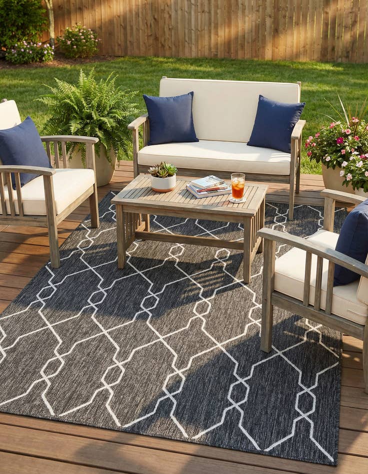 Detail image of 5' 3 x 8' Washable Lattice Indoor / Outdoor Rug