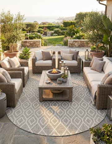 Gray Cream Easy-Clean Jill Zarin Turks and Caicos Indoor / Outdoor Round Rug