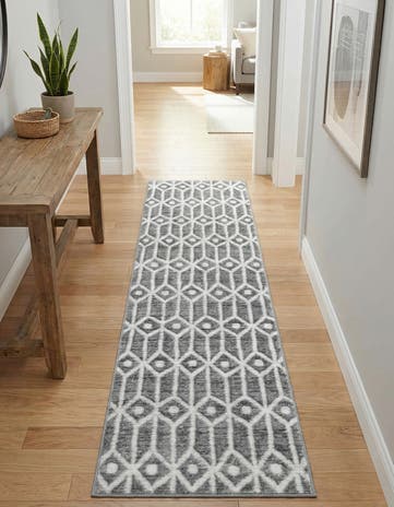 2' x 8' Lattice Trellis Runner Rug