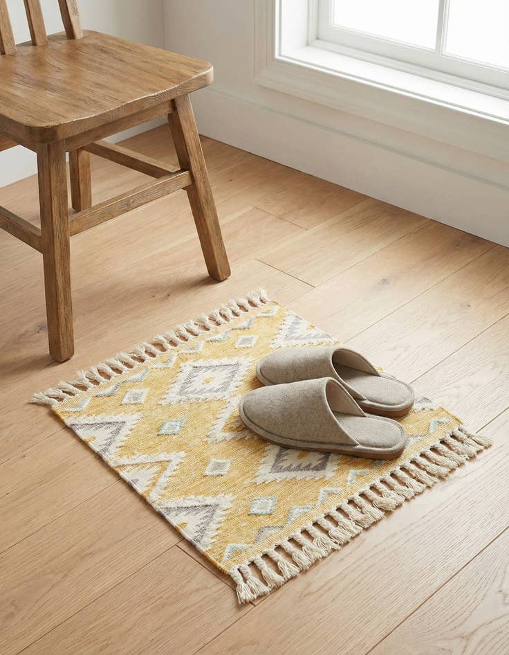 Detail image of 1' 6 x 1' 6 Hand Woven Arizona Wool Sample Rug