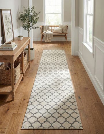 2' 7 x 13' Lattice Runner Rug