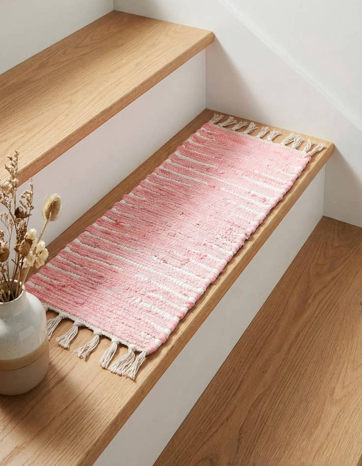 Detail image of 0' 9 x 2' 6  Hand Woven Chindi Cotton Stair Rug