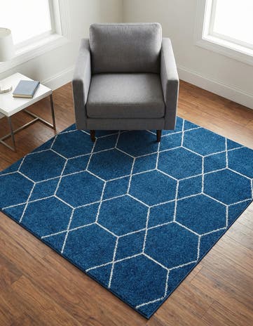 4' x 4' Lattice Frieze Square Rug