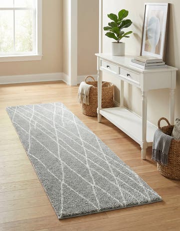2' x 6' 7 Soft Touch Shag Runner Rug