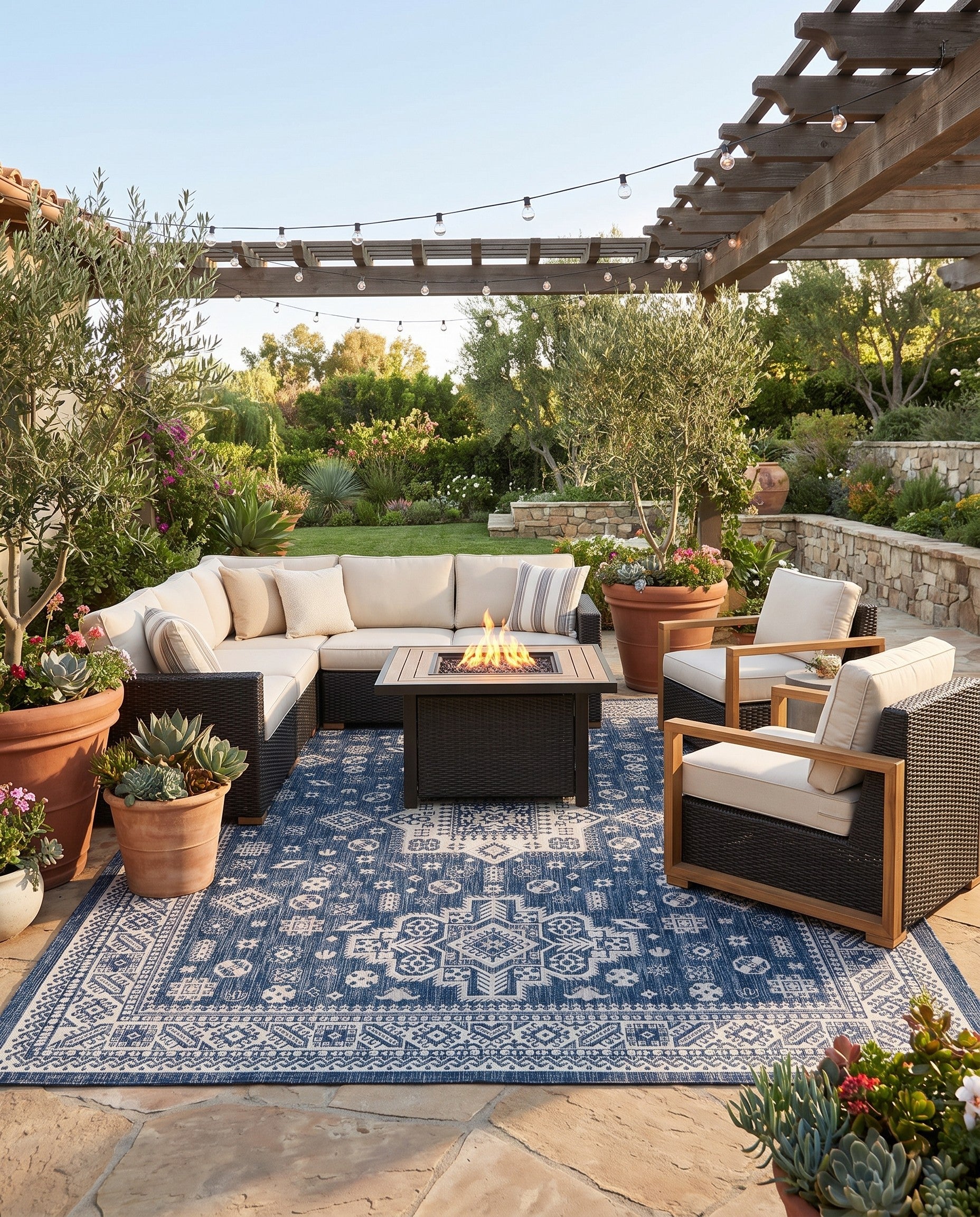 Blue Easy-Clean Aztec Indoor / Outdoor Rug