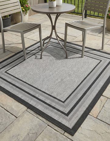 5' 3 x 5' 3 Easy-Clean Border Indoor / Outdoor Square Rug